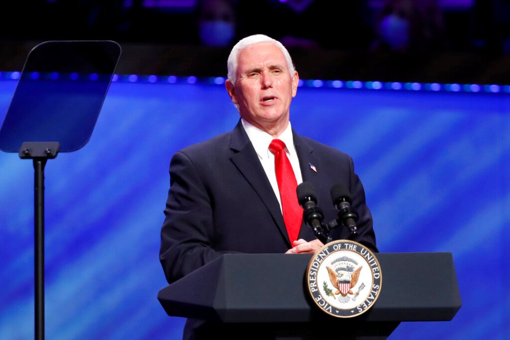 Pence afirmó que está en contra del racismo y que la muerte de George Floyd fue algo inadmisible. (AP)