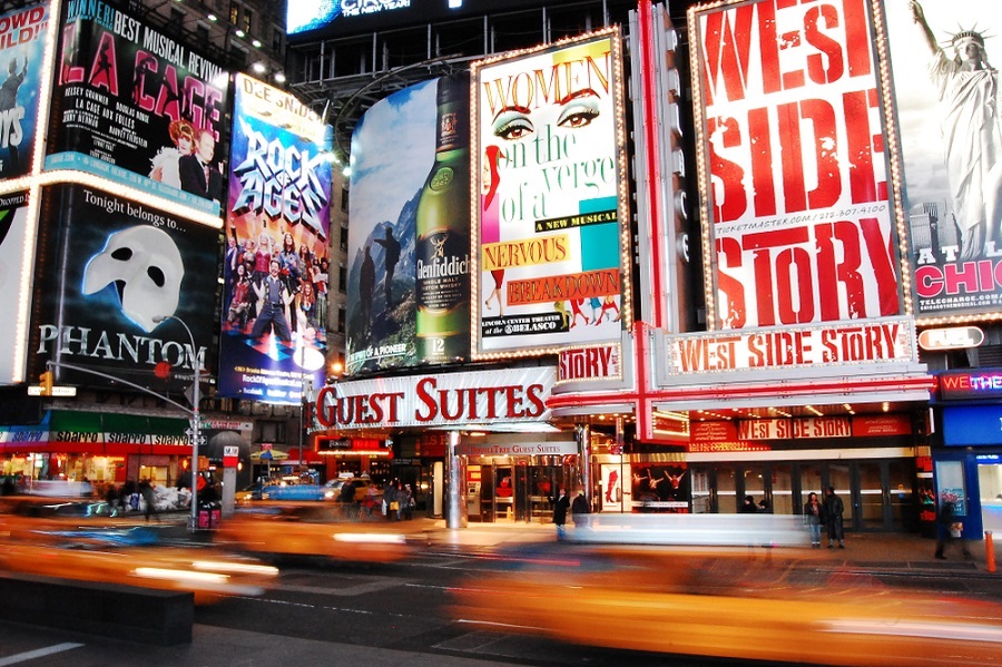 Broadway permanecerá cerrado hasta enero de 2021 (Shutterstock).