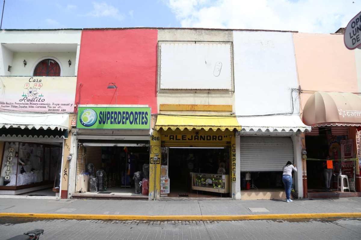 Comercios del centro de Pachuca. (Jorge Sánchez)