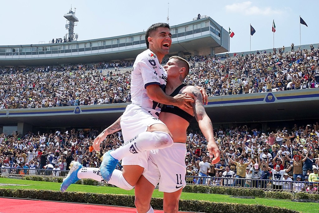 Víctor Malcorra e Iturbe en Pumas (Imago7)