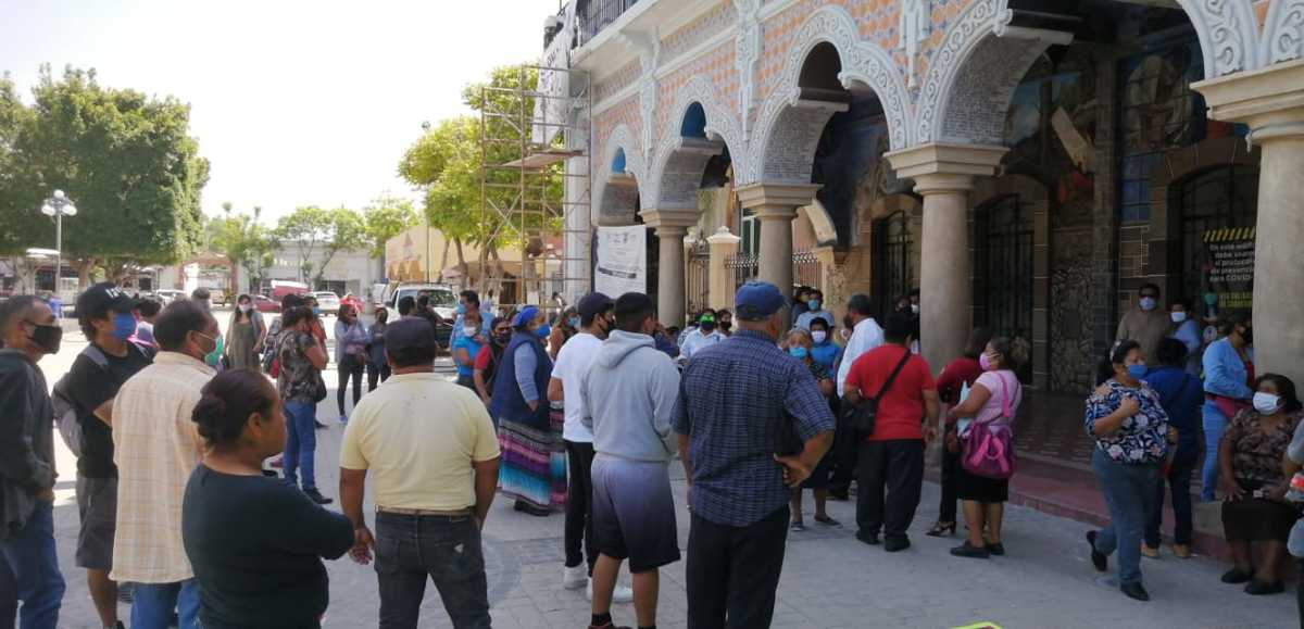 Andrés Caballero pidió a los comerciantes cumplir con cada una de las normas sanitarias. (Apolonia Amayo)