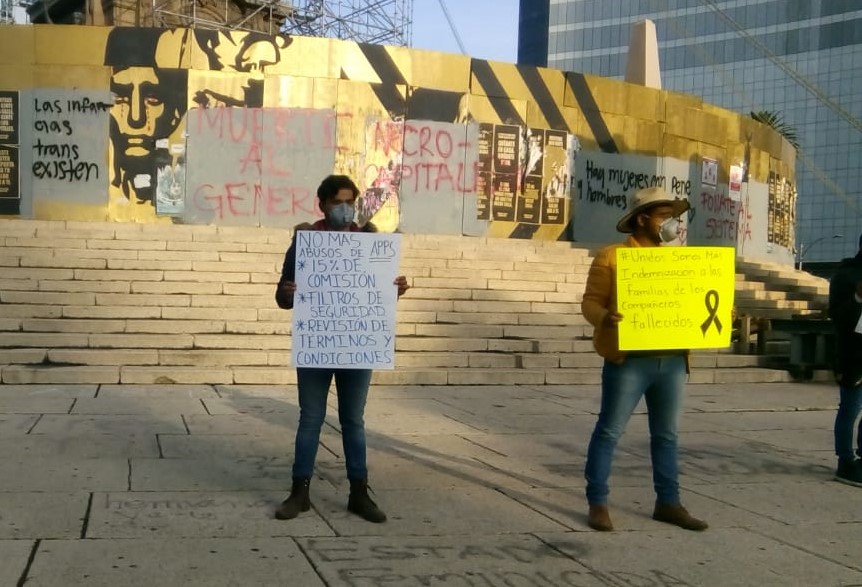 Conductores de Uber protestan en Reforma. | César Velázquez