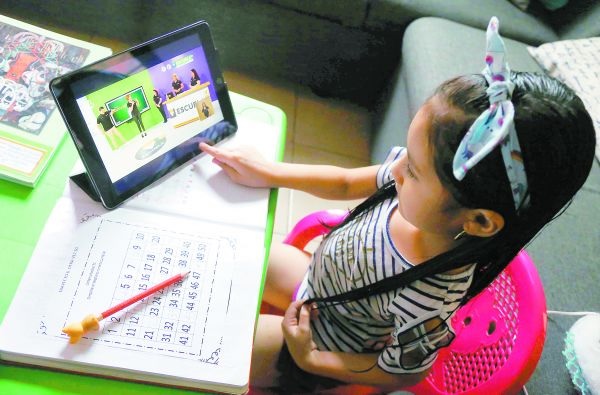 Nuevo León tiene contemplado que el próximo ciclo escolar sea en línea. Jorge López