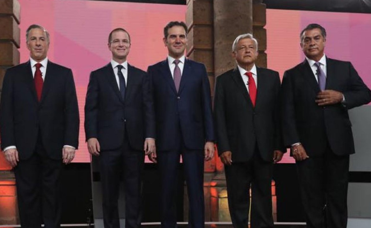 Candidatos a la presidencia y Lorenzo Córdova en el primer debate del 2018. (Cuartoscuro)