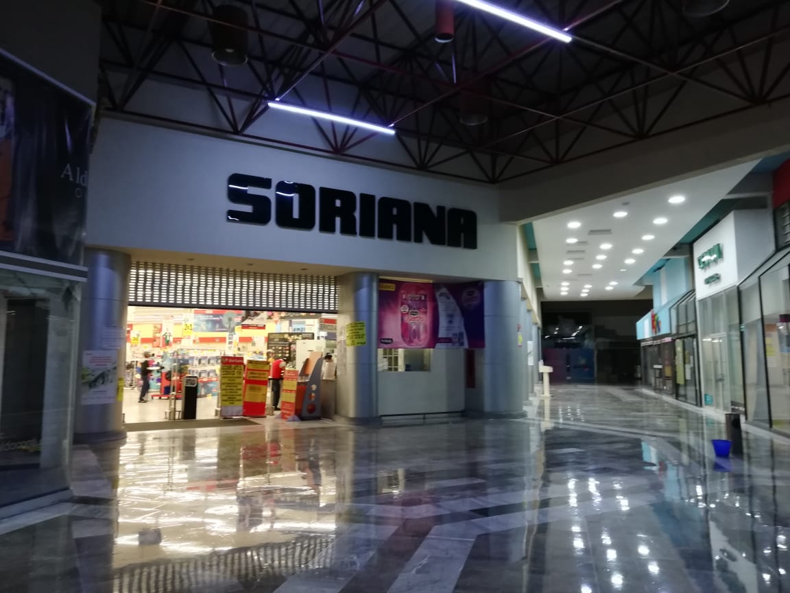 La empresa solicitó un mes para poder desplazar el inventario de productos. (Verónica López)