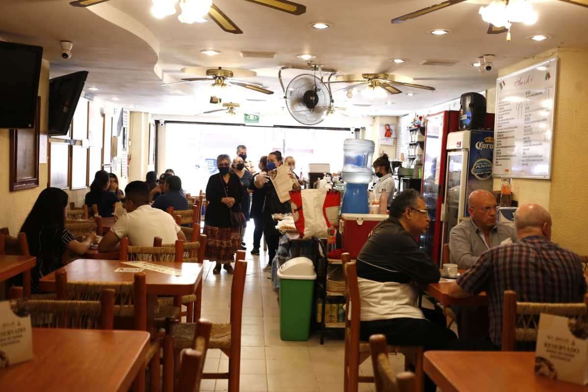 Los restaurantes en CdMx podrán tener hasta 40 por ciento de aforo. (Ariana Pérez)