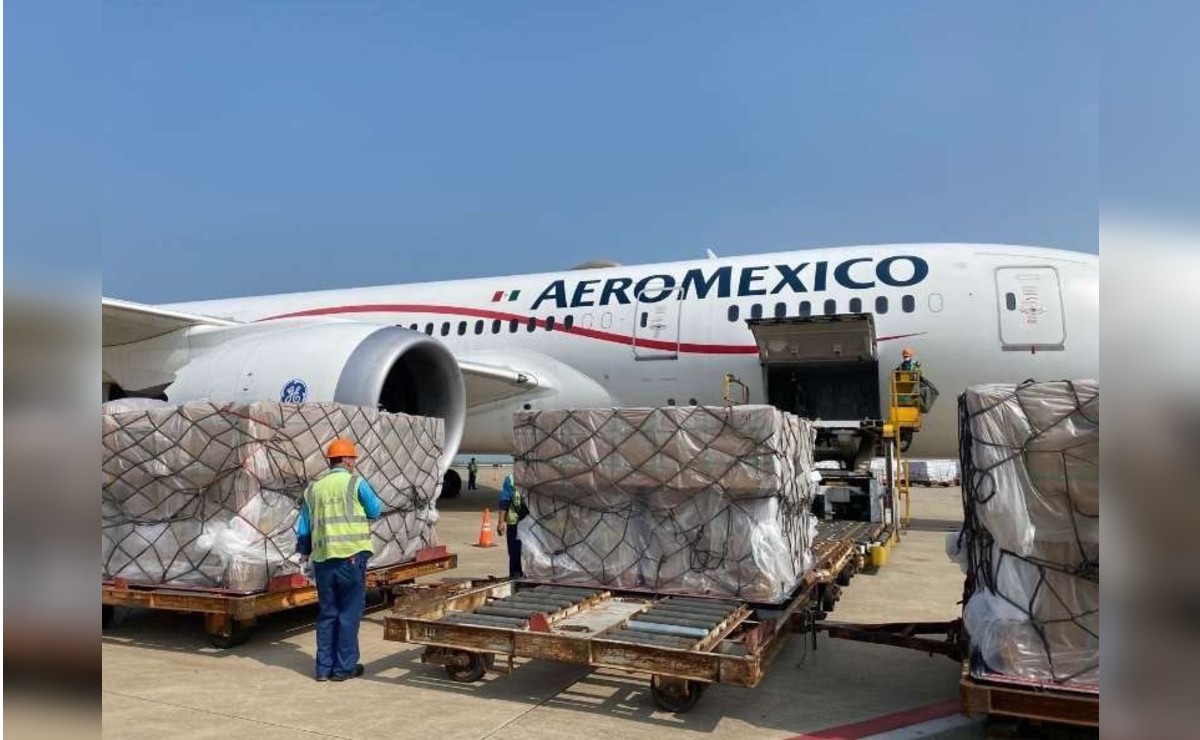 El vuelo despegó por la mañana de Shangai, China. (Twitter | Marcelo Ebrard)