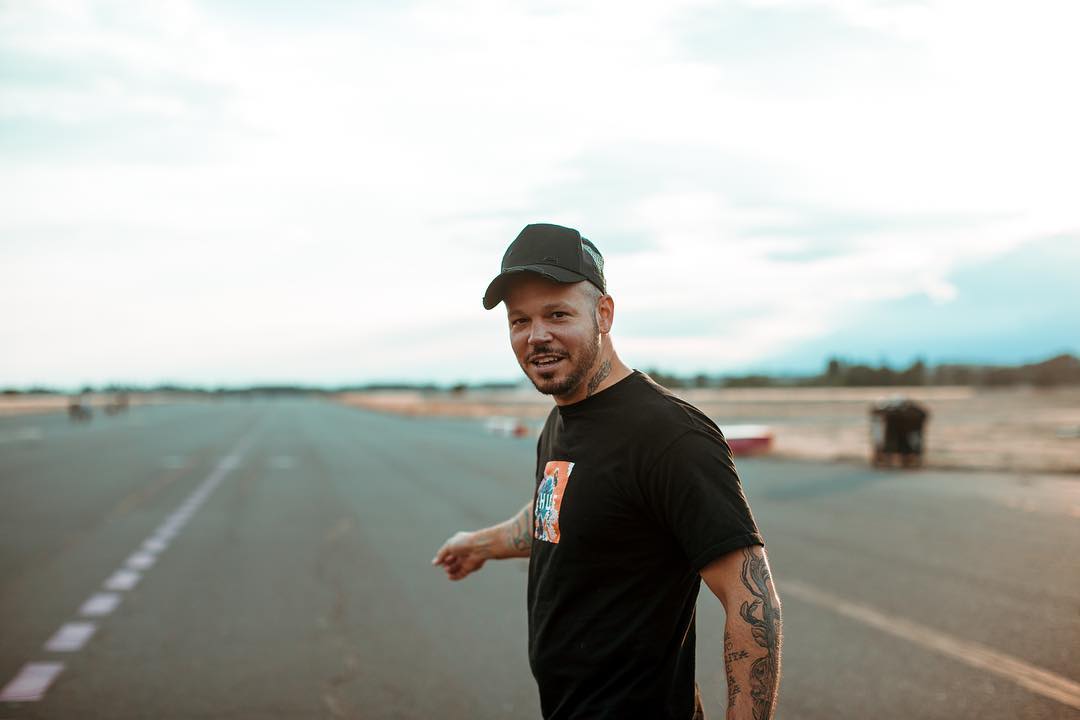 El cantante compartió un nuevo video con sus fans (Instagram @residente).