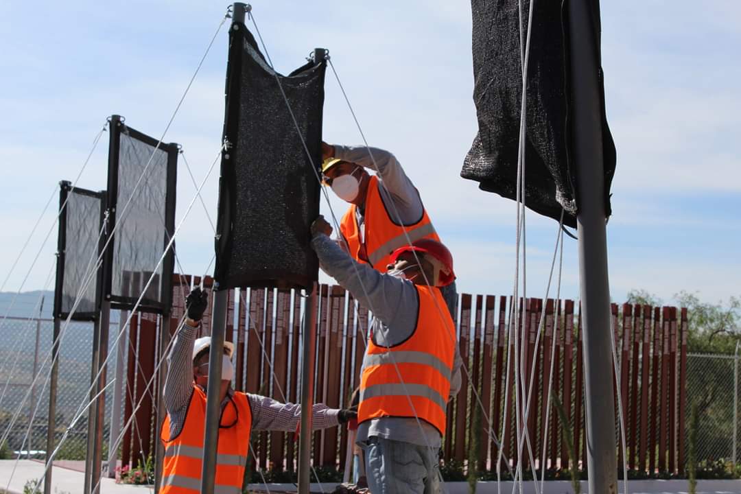 Instalación de seis neblinómetros. (Cortesía)