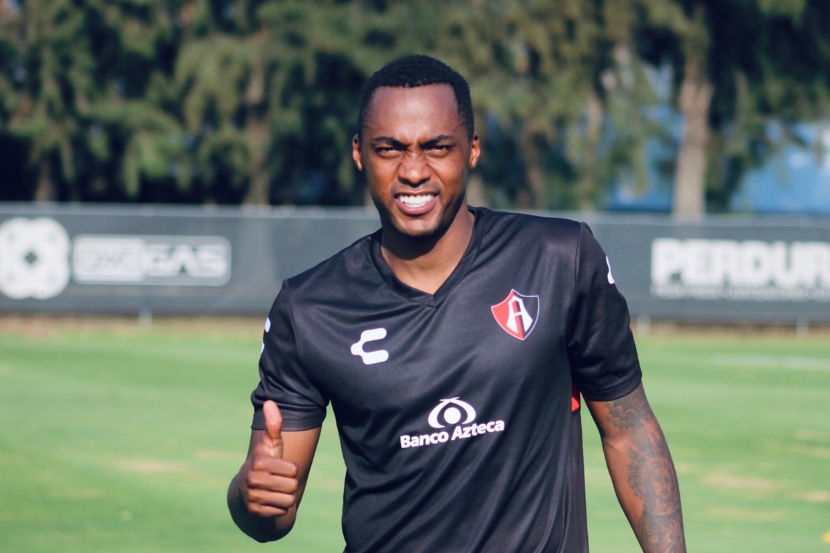 Renato Ibarra ya fue presentado como nuevo jugador de Atlas (Twitter @atlasfc)