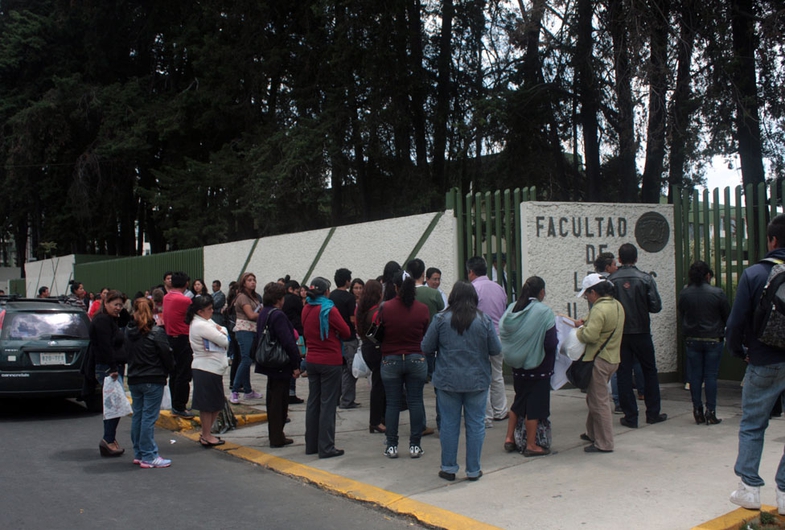 La universidad cuenta con 12 mil lugares para estudios profesionales. (Archivo)