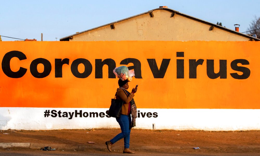El país más desarrollado económicamente de África ahora tiene el mayor número de casos de coronavirus en el continente. (AP)