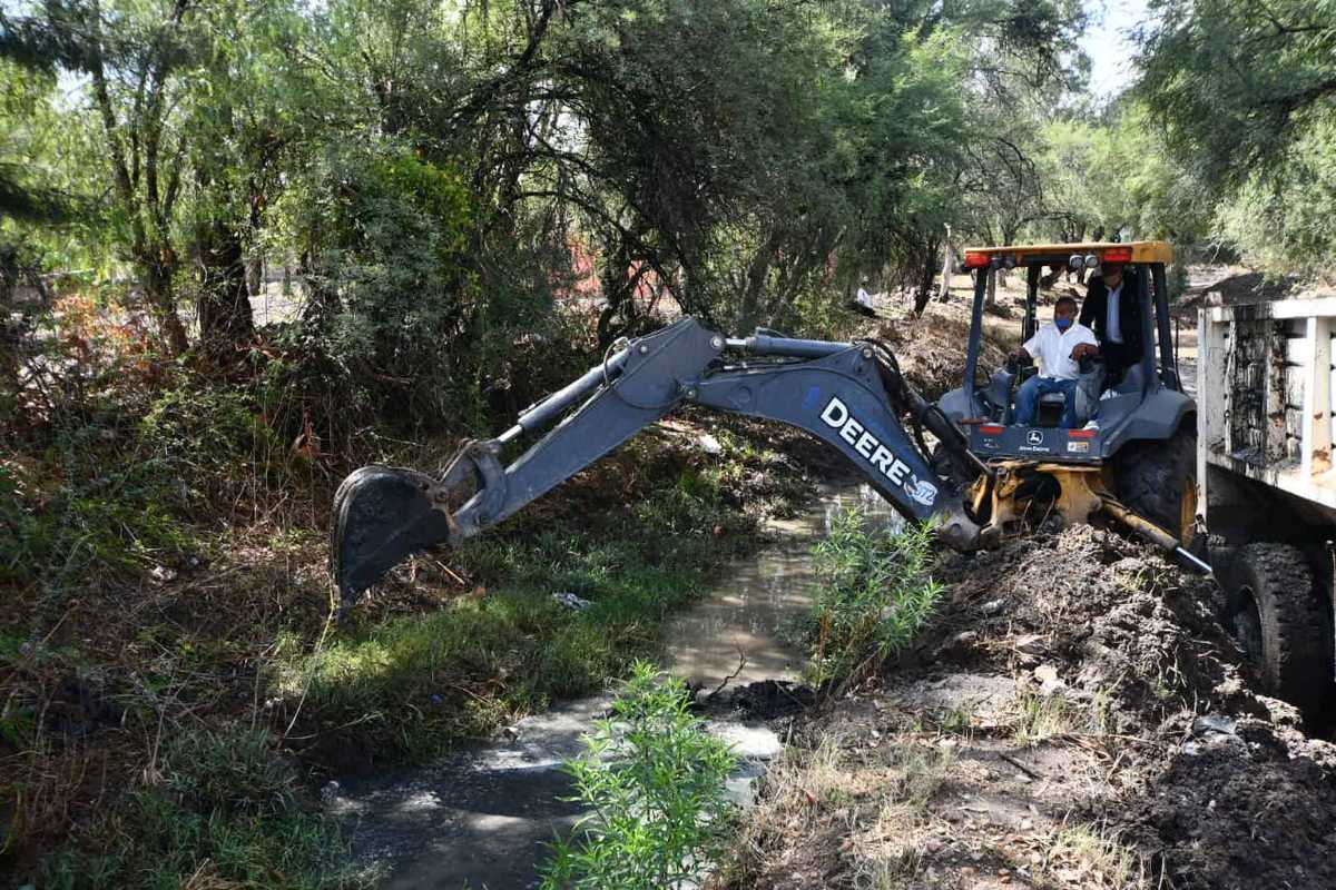 Para evitar riesgos, limpian arroyos en Irapuato