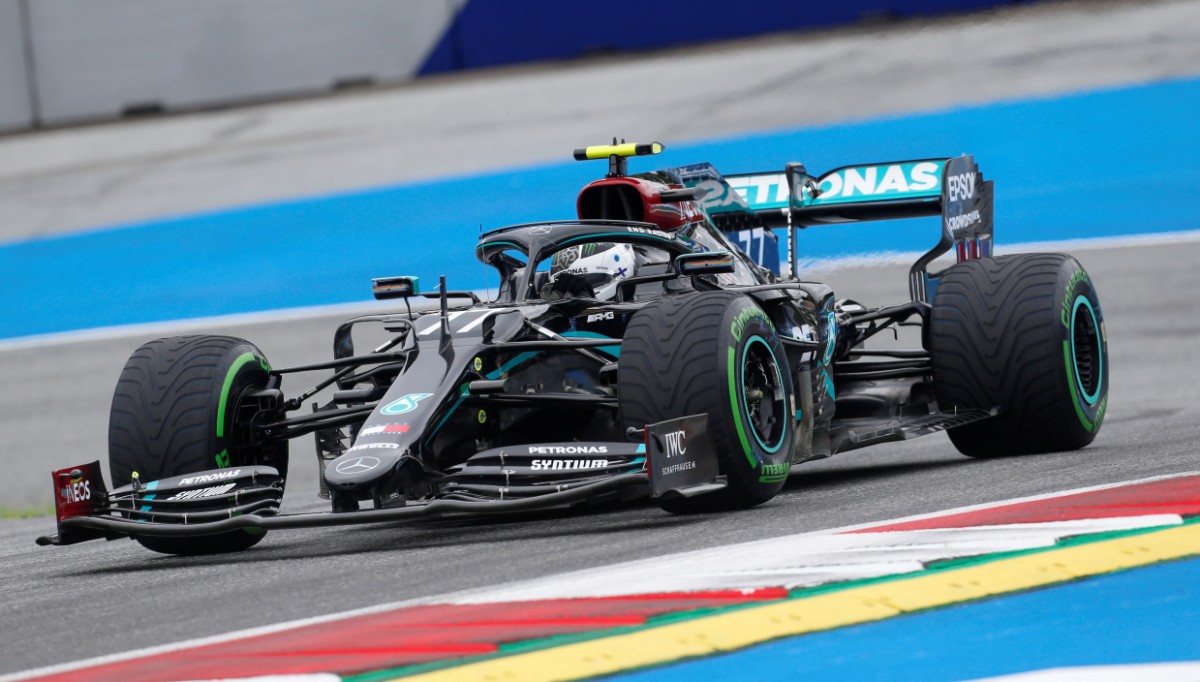 Valtteri Bottas consigue la primera pole de la temporada 2020 de la F1 (Reuters)