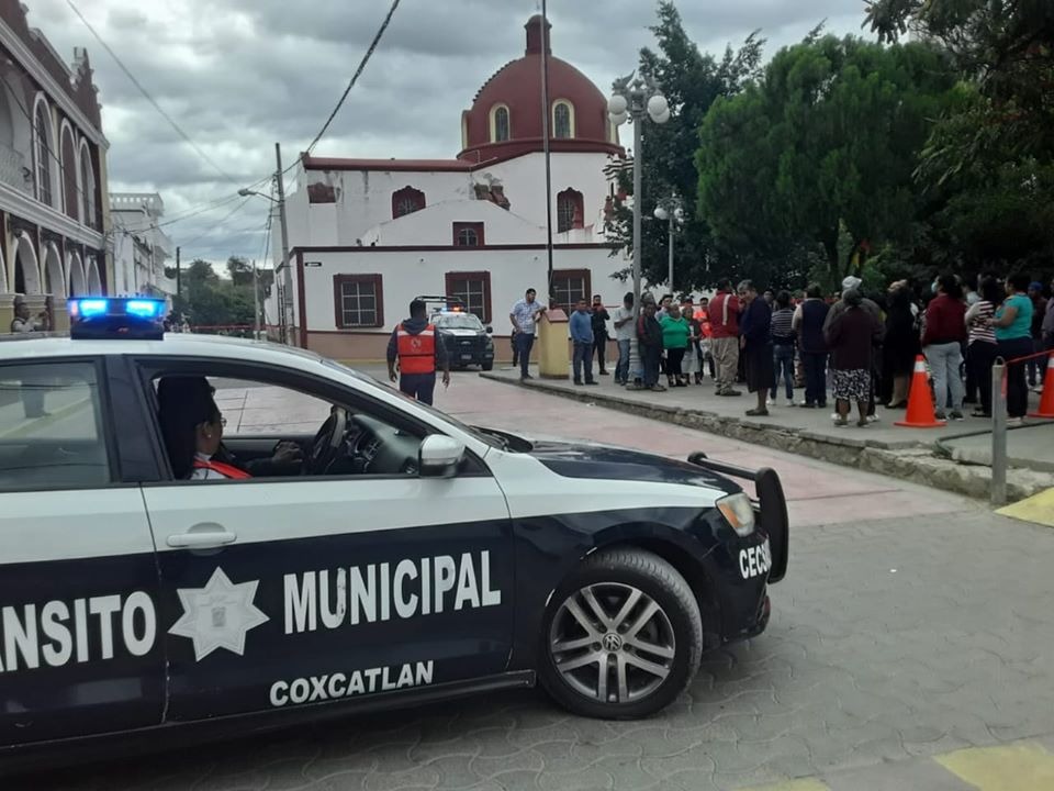 En algunas comunidades, los párrocos han optado por utilizar los altavoces. (Apolonia Amayo)