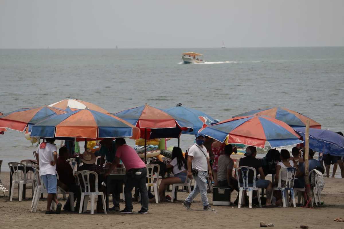 Las playas de Veracruz lucieron llenas este fin de semana.