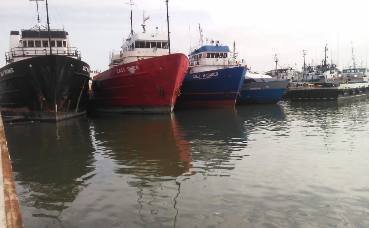 Los marinos detectaron un posible suministro ilegal de hidrocarburo entre los buques “Don Joaquín” y “East River”. (Especial)