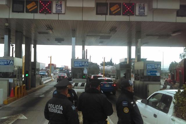 Paramédicos se movilizaron al kilómetro 217+50 e indicaron que la mujer ya no tenía vida. (Especial)