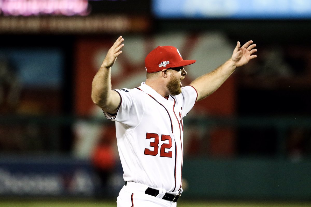 Aaron Barret, de los Nacionales de Washington (Twitter @aaronbarrett30)