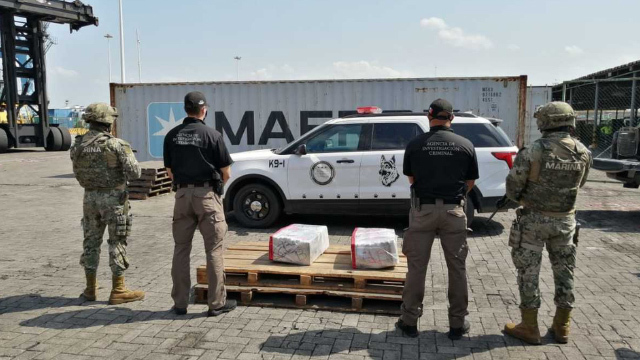 En Colima, detienen a dos con cocaína en buque con bandera de Dinamarca