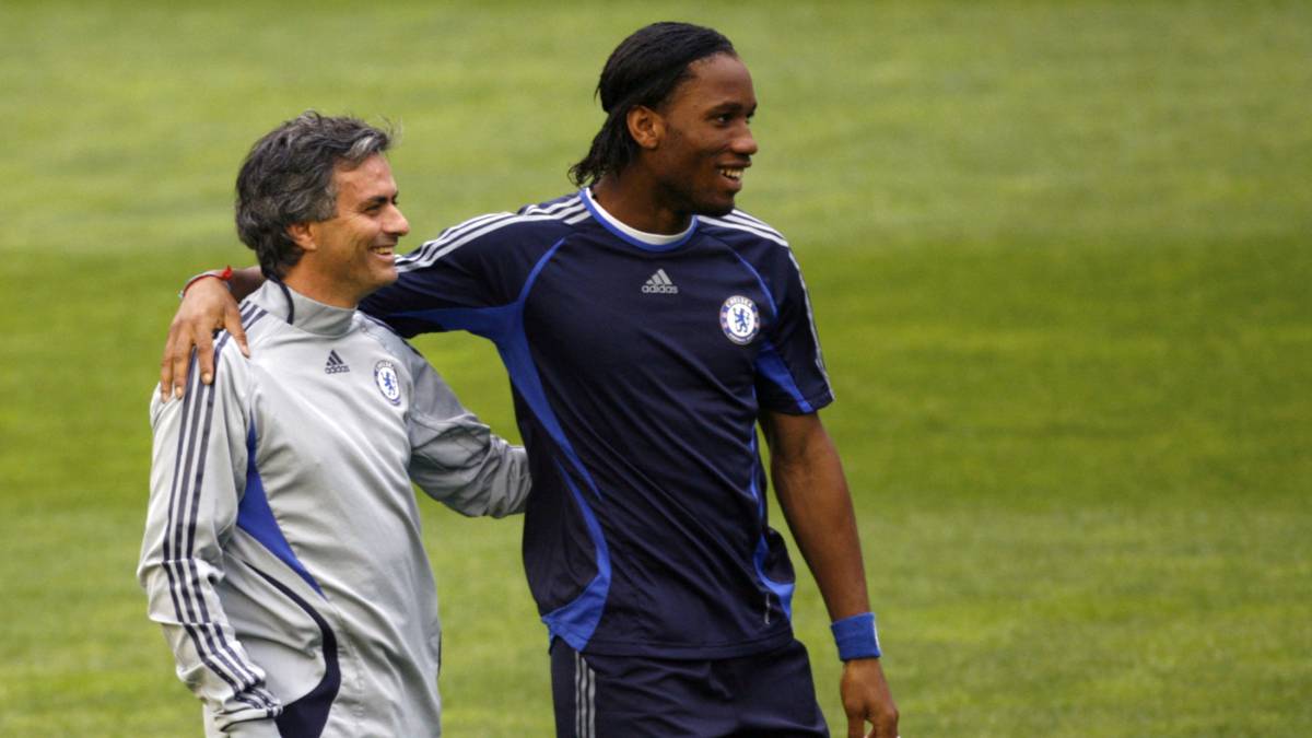 Drogba y Mourinho (Reuters)