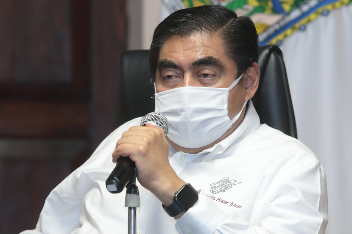 Videoconferencia diaria del gobernador de Puebla, Luis Miguel Barbosa Huerta. (Agencia Enfoque)