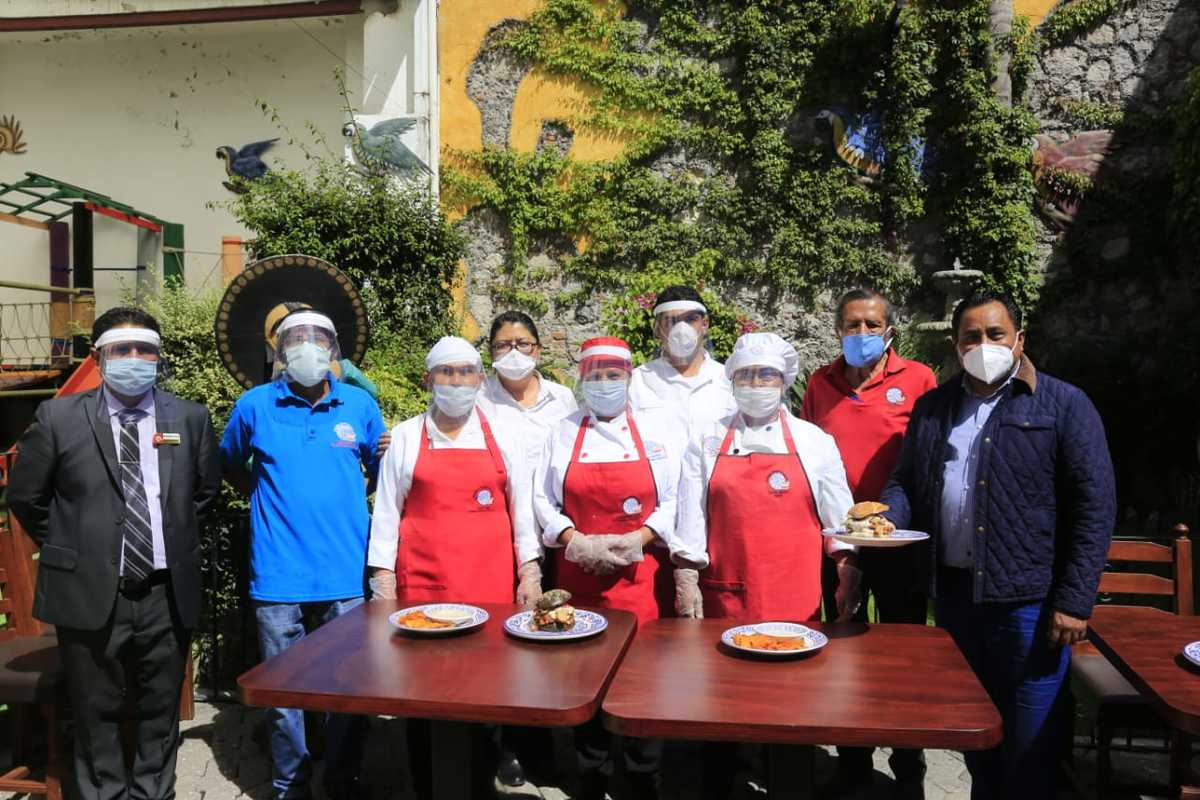 Abren temporada de Chiles en Nogada. (Andrés Lobato)