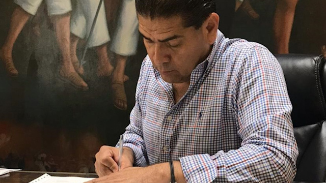Alcalde de Ixtlahuacán y familia solicitan amparos