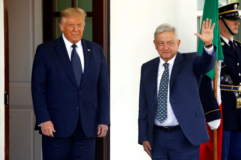 Pasadas las 14:00 horas locales, López Obrador llegó a la Casa Blanca para ser recibido por Donald Trump. | AP