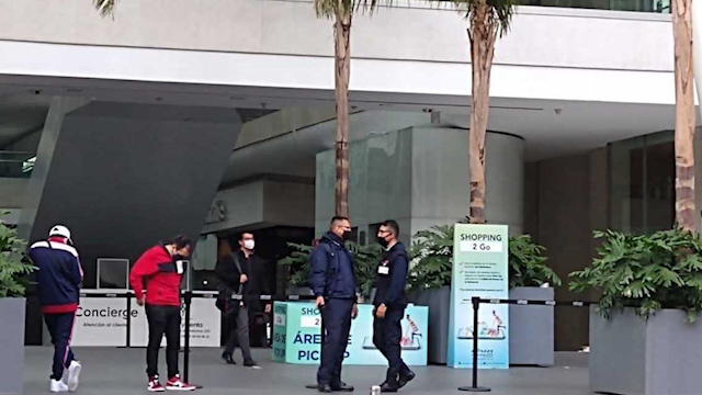 En CdMx, reabren plazas y tiendas departamentales tras cierre por coronavirus