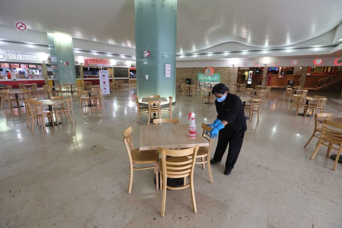 El personal de limpieza deberá desinfectar constantemente las áreas comunes. (Javier Ríos)