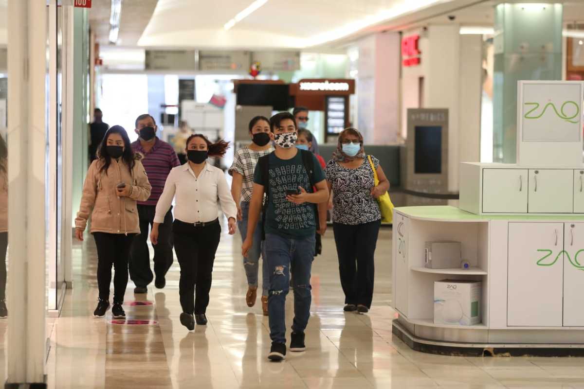 Los centros comerciales sólo podrán operar con el 30 por ciento de aforo. (Javier Ríos)