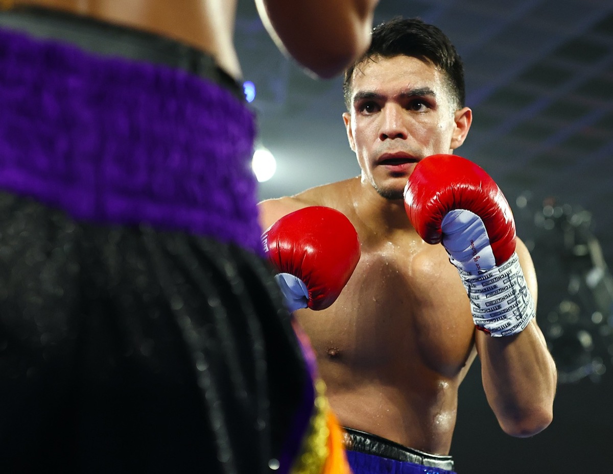 'Chon' Zepeda se lleva el trinfo en Las Vegas frente a Kendo Castañeda (Top Rank)
