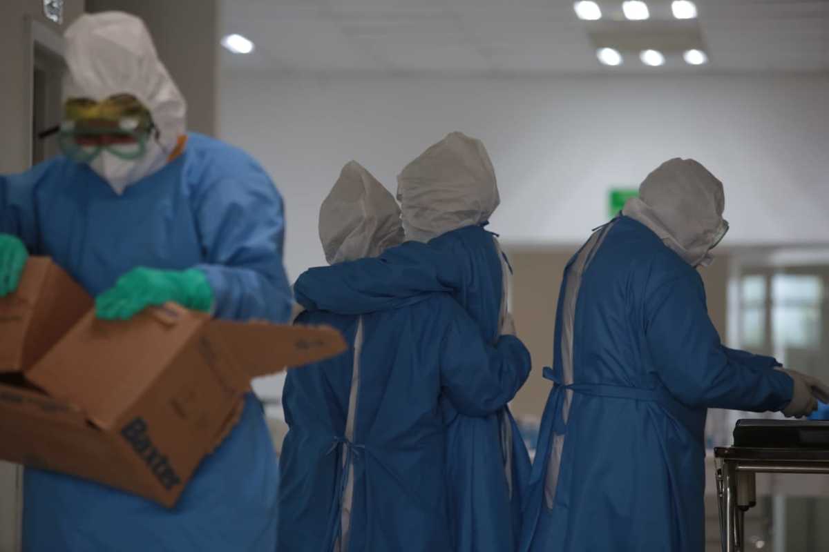 El trabajo ha sido arduo de doctores y enfermeras. (Tania Contreras)