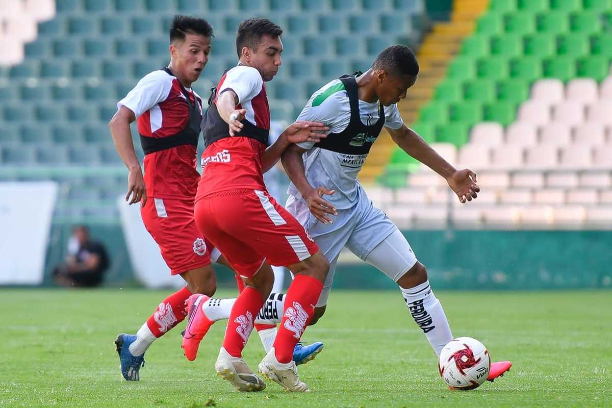 León regresa con victoria ante Mineros tras contingencia