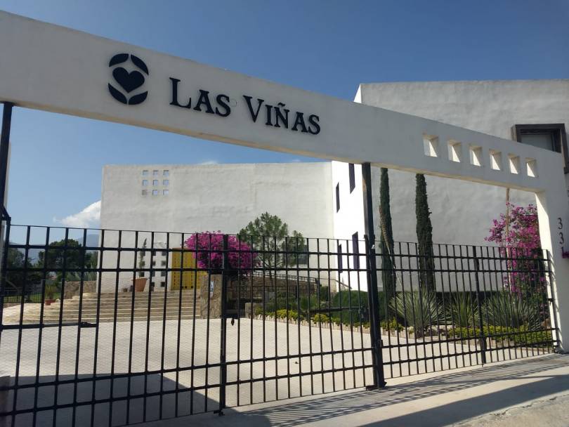 De una población de casi 95 personas, entre residentes y personal del albergue, 15 fueron diagnosticadas con coronavirus. (Especial)