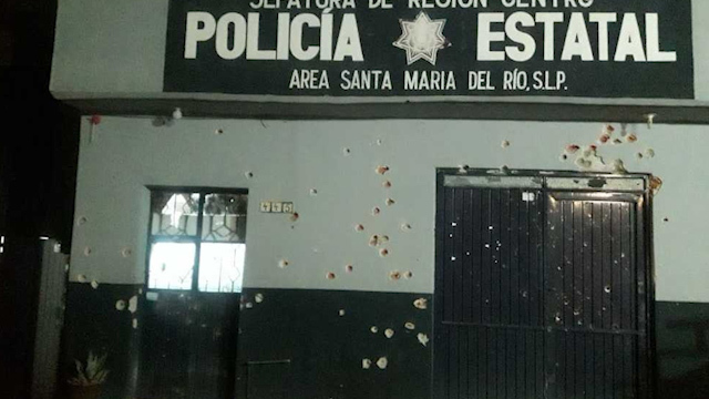 Atacan instalaciones de la policía en San Luis Potosí