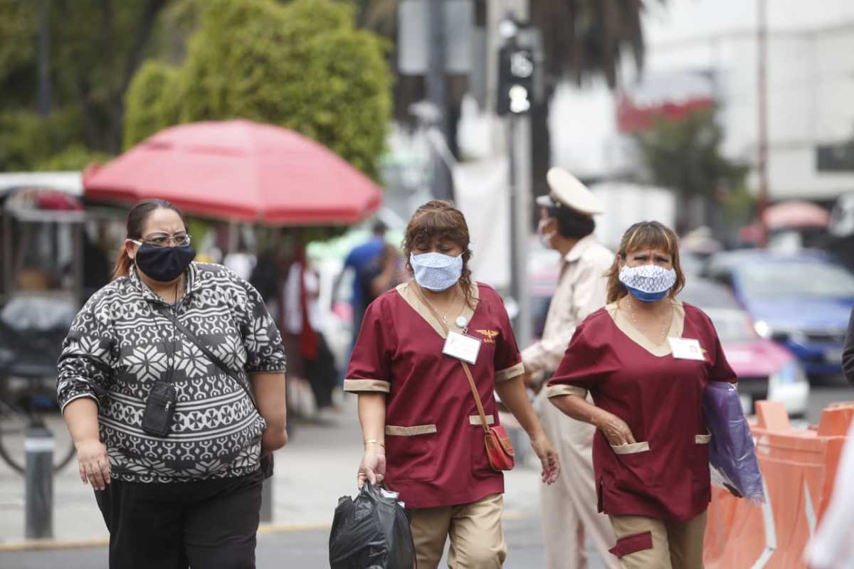 En CdMx la personas respetan las medidas de salud como el uso de cubrebocas. (Ariana Pérez)