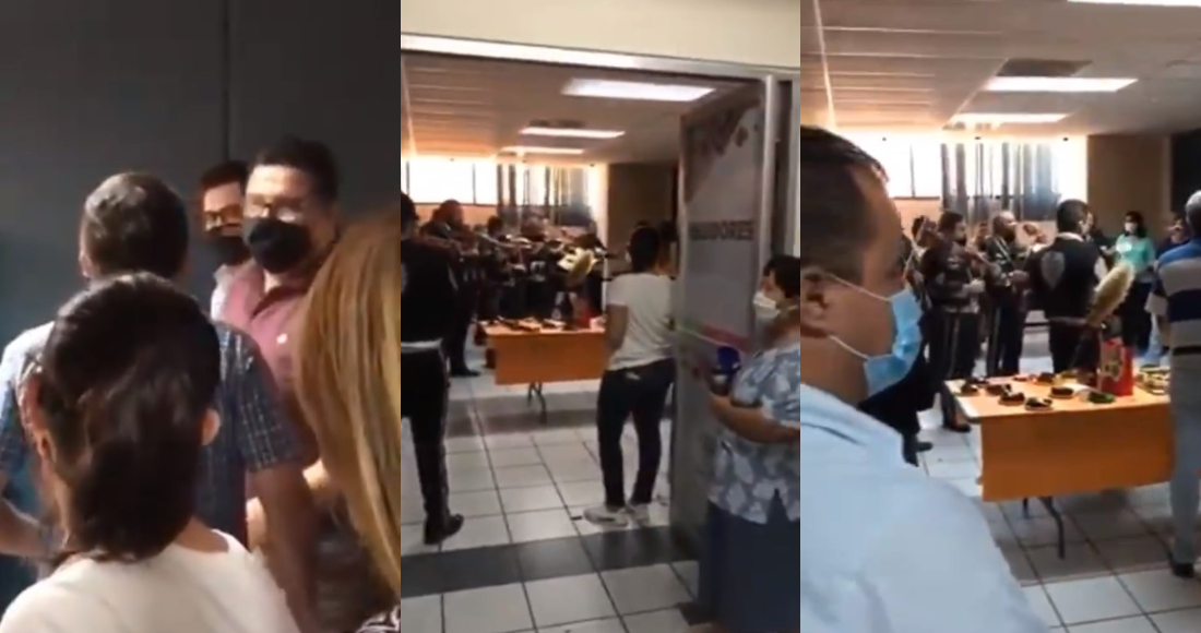 Se organizó un festejo con mariachi en un espacio reducido con más de 20 personas. (Especial)