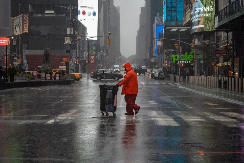 La tormenta tropical 'Fay' ha dejado fuertes precipitaciones en Nueva York. (AFP)