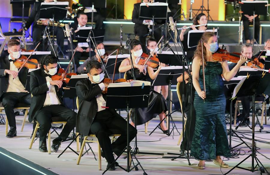 Es el primer concierto que ofrece la Orquesta Sinfónica de Cairo desde el cierre por la pandemia. (EFE)