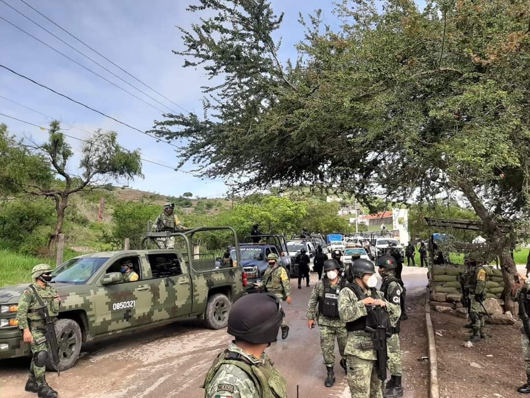 Autoridades estatales y federales realizan patrullajes de seguridad en la zona.