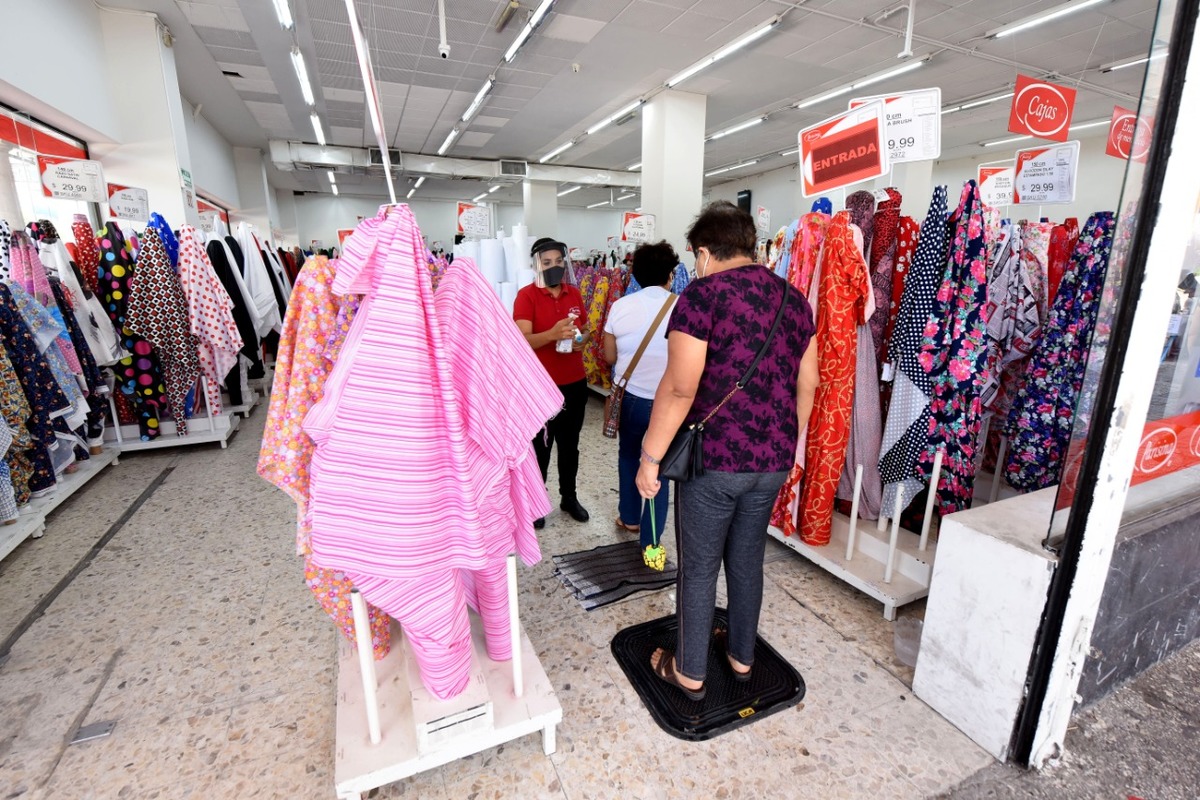 Comercios de Irapuato aplican medidas sanitarias. Especial