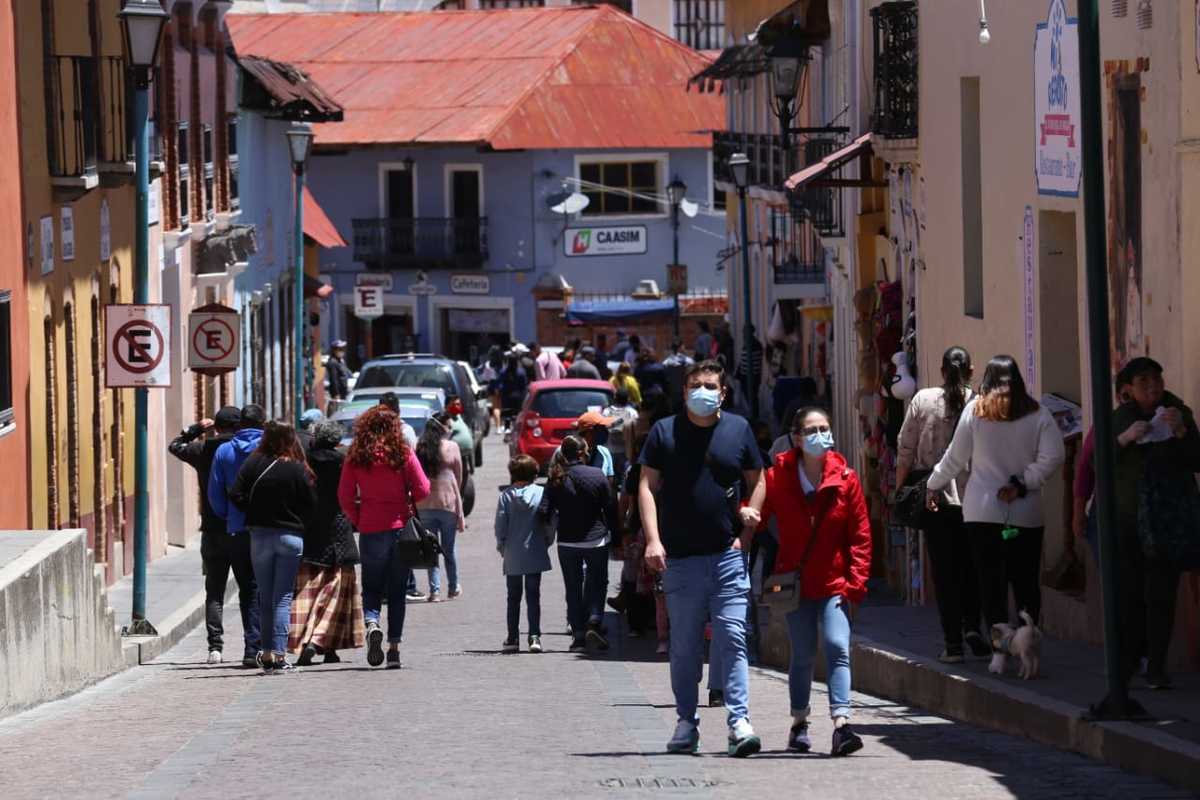 Turistas llegan a Real del Monte, pero algunos no siguen las medidas sanitarias. (Jorge Sánchez)