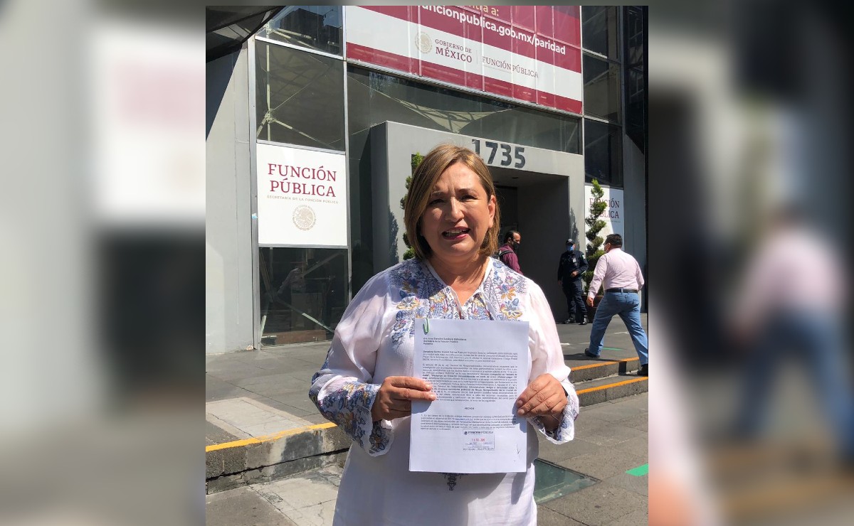 Eréndira Sandoval estaría siendo cómplice de corrupción si no cancela la licitación, aseguró Gálvez. (Especial)