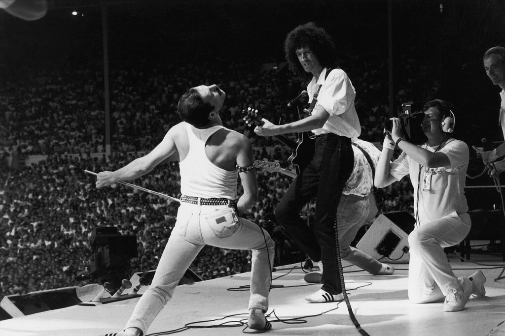 Queen durante su presentación en el concierto Live Aid. (Instagram officialqueenmusic)