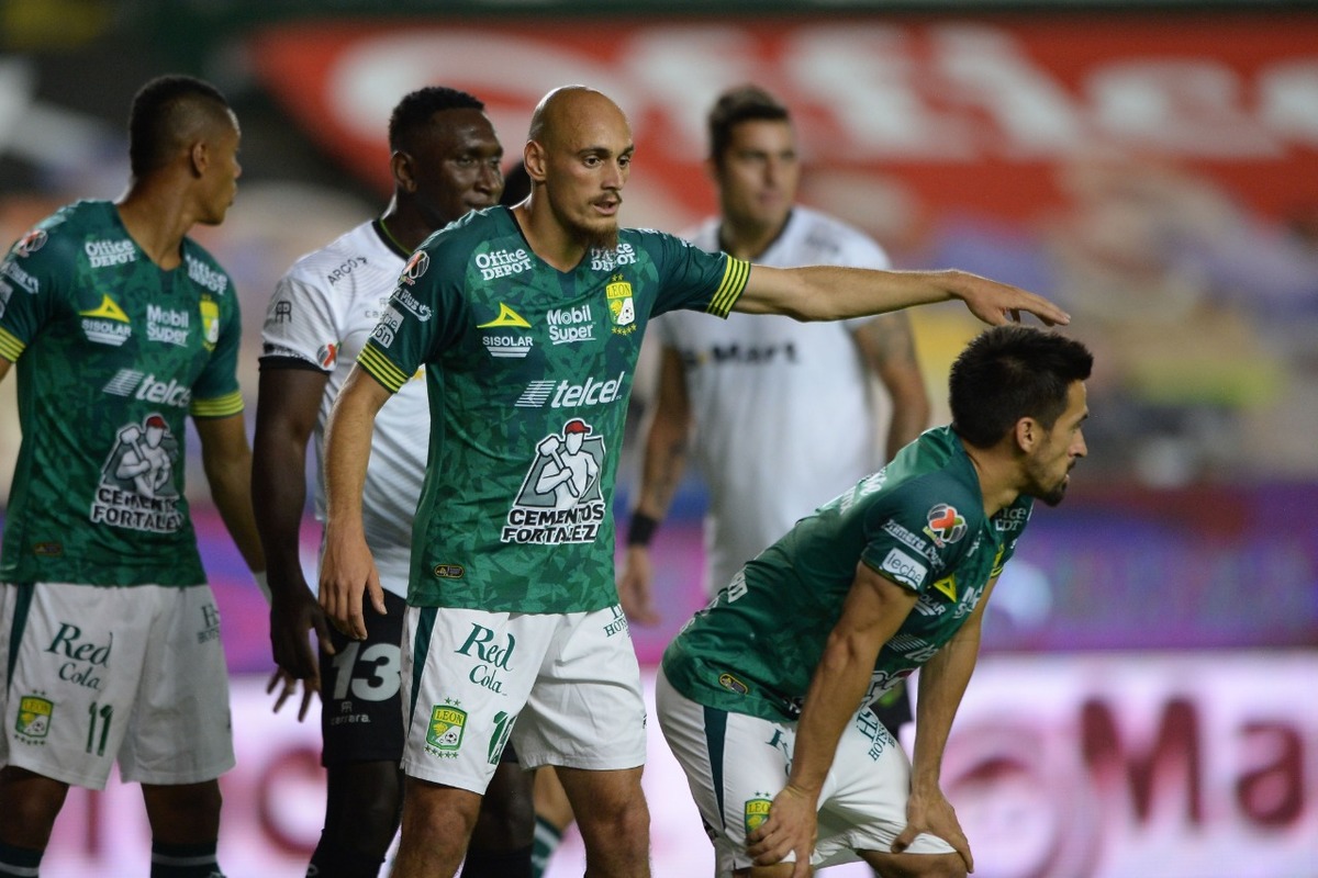 A León no le pesa la pandemia y apabulla a Juárez
