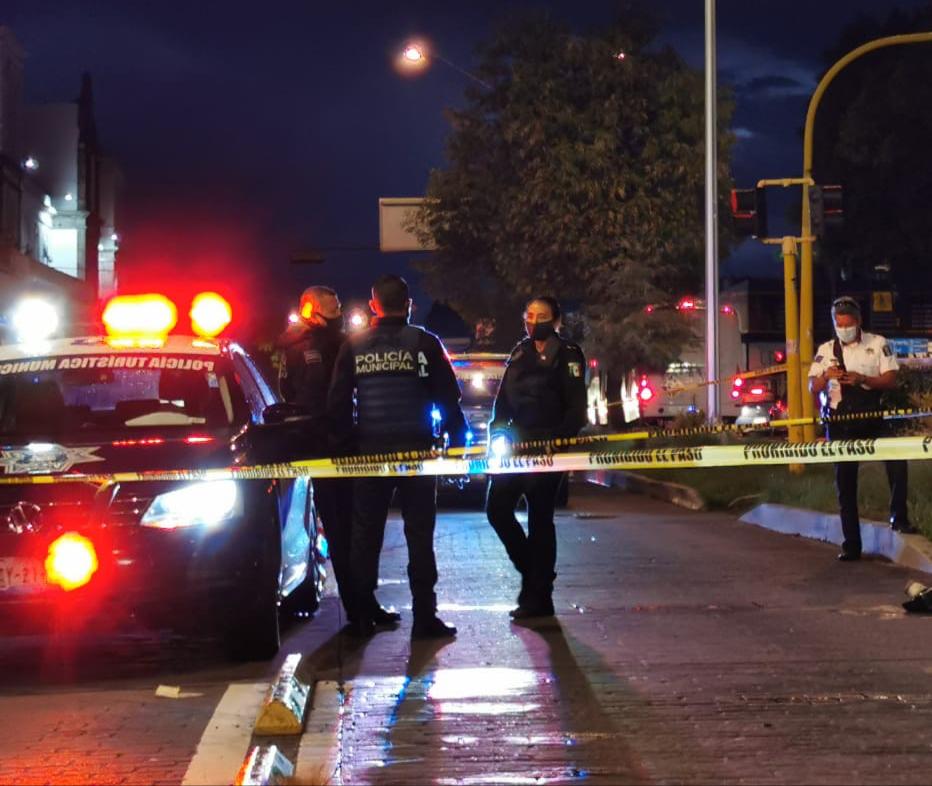 Personas que vieron tirado al hombre, le dieron aviso al número de emergencias y auxilio del 911. (Especial)
