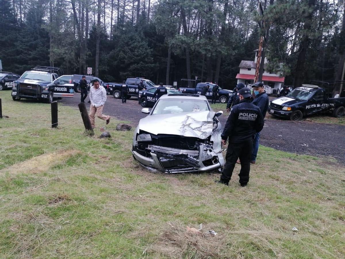 Los presuntos delincuentes chocaron la unidad en la carretera Toluca - Ciudad Altamirano.