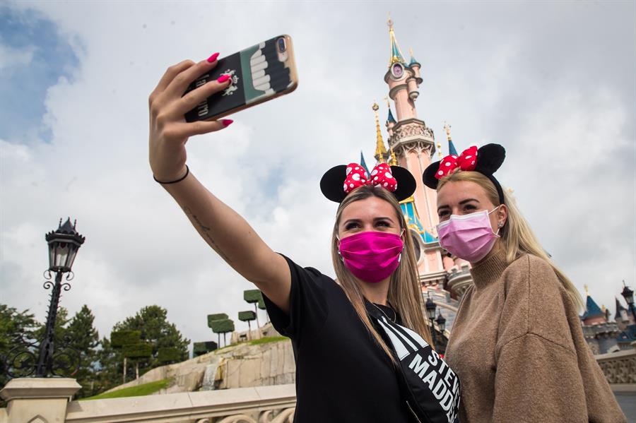 Disneyland Paris reabre tras cierre por covid-19 (EFE)